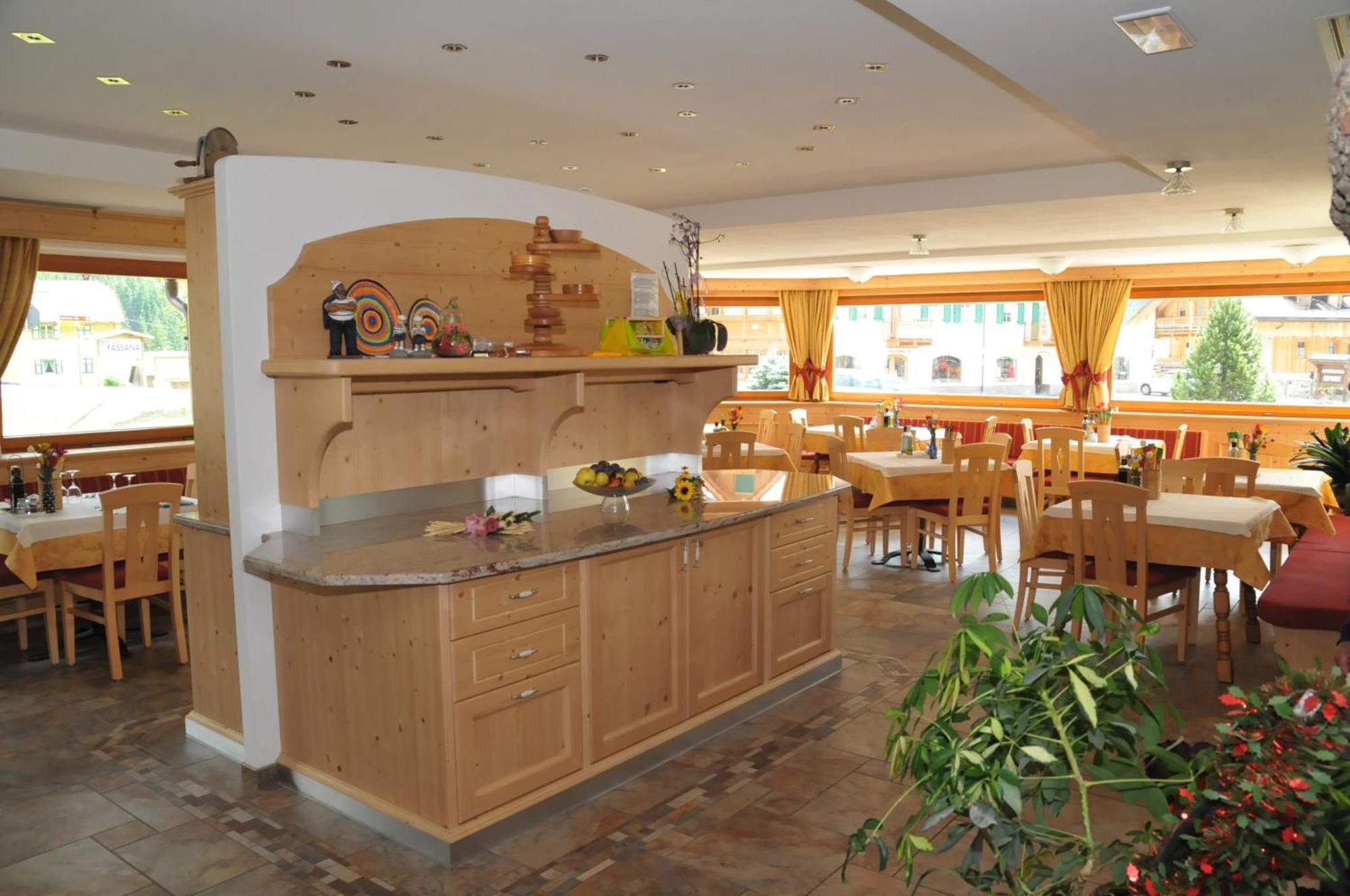 קאמפיטלו די פאסה Hotel Ciamol מראה חיצוני תמונה