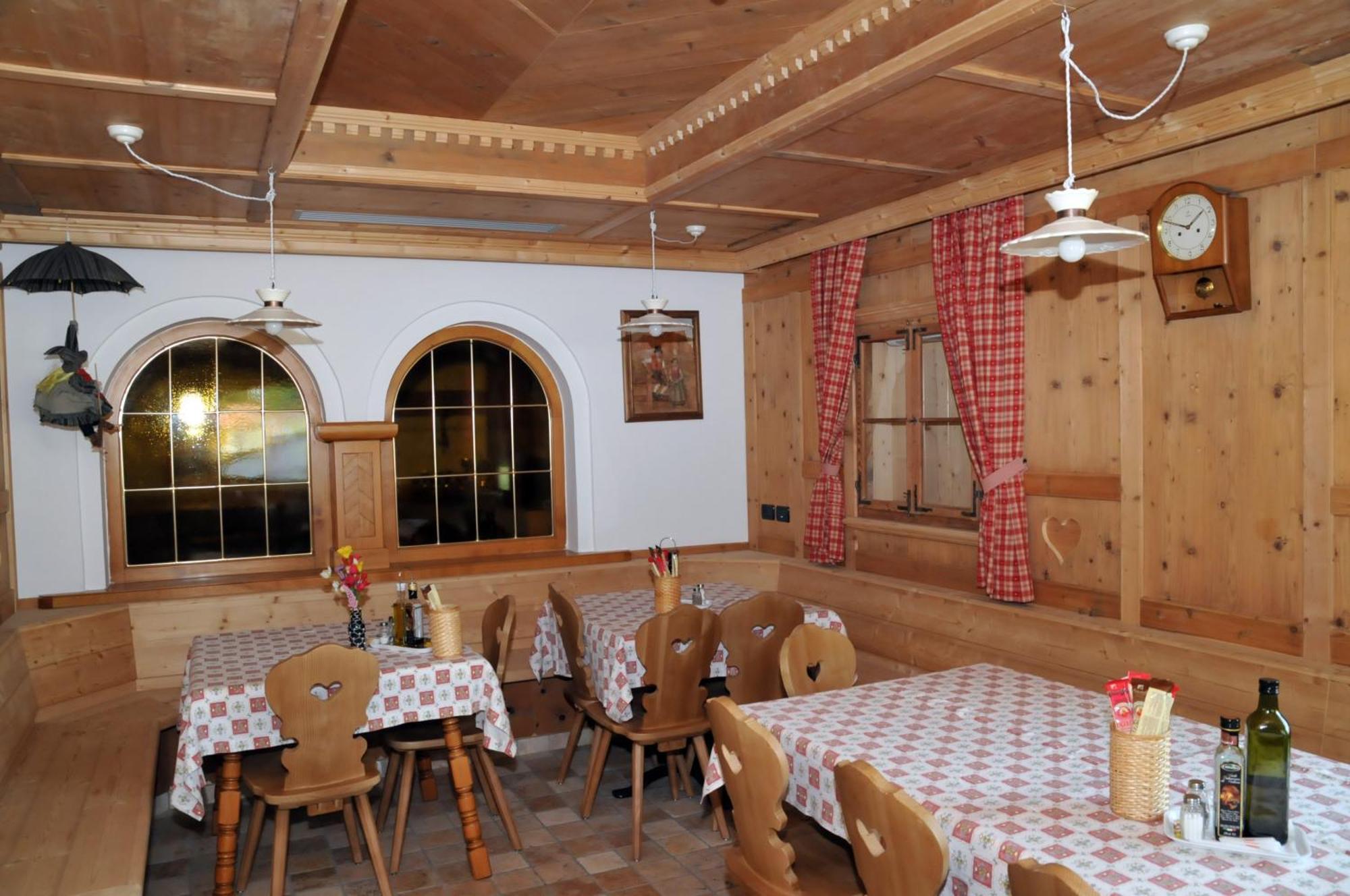 קאמפיטלו די פאסה Hotel Ciamol מראה חיצוני תמונה