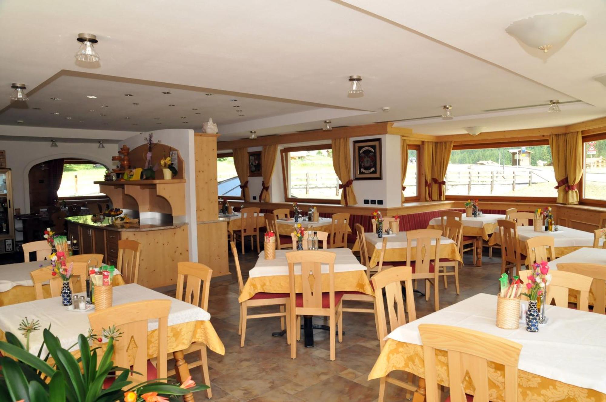 קאמפיטלו די פאסה Hotel Ciamol מראה חיצוני תמונה