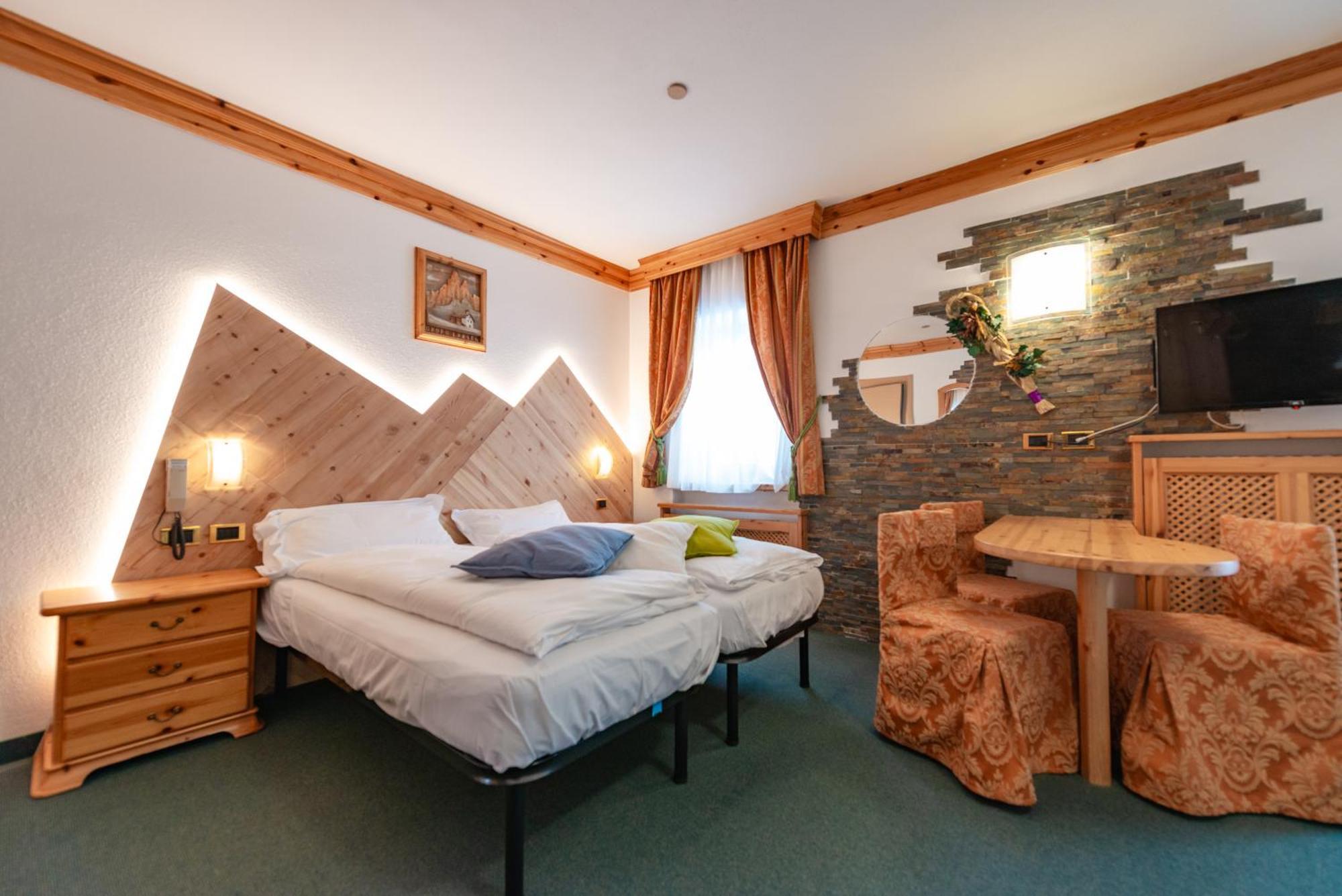 קאמפיטלו די פאסה Hotel Ciamol מראה חיצוני תמונה