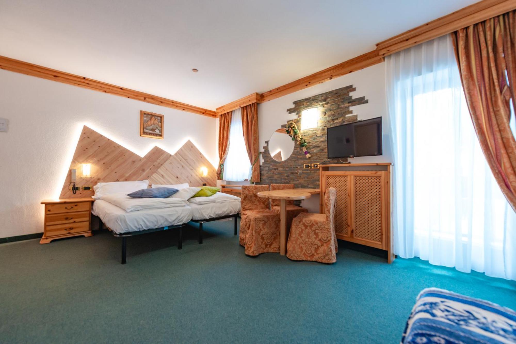 קאמפיטלו די פאסה Hotel Ciamol מראה חיצוני תמונה