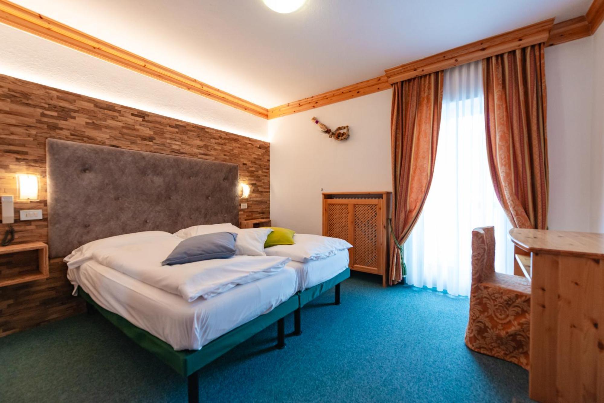 קאמפיטלו די פאסה Hotel Ciamol מראה חיצוני תמונה