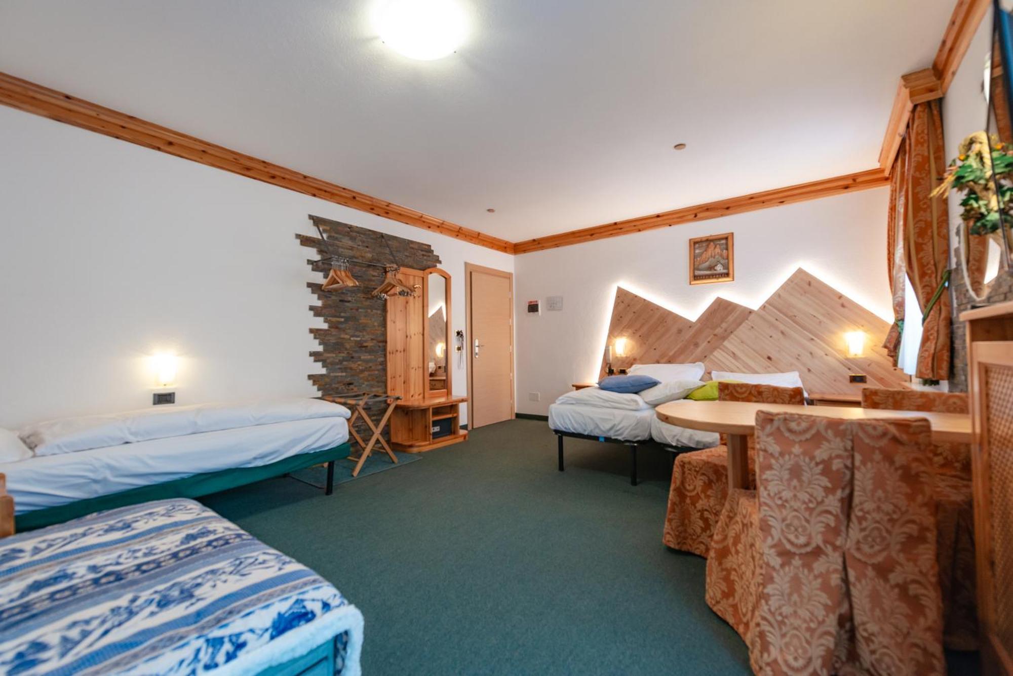 קאמפיטלו די פאסה Hotel Ciamol מראה חיצוני תמונה