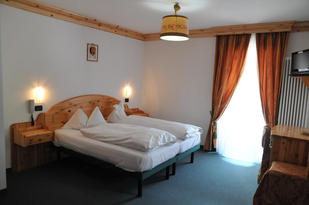 קאמפיטלו די פאסה Hotel Ciamol חדר תמונה